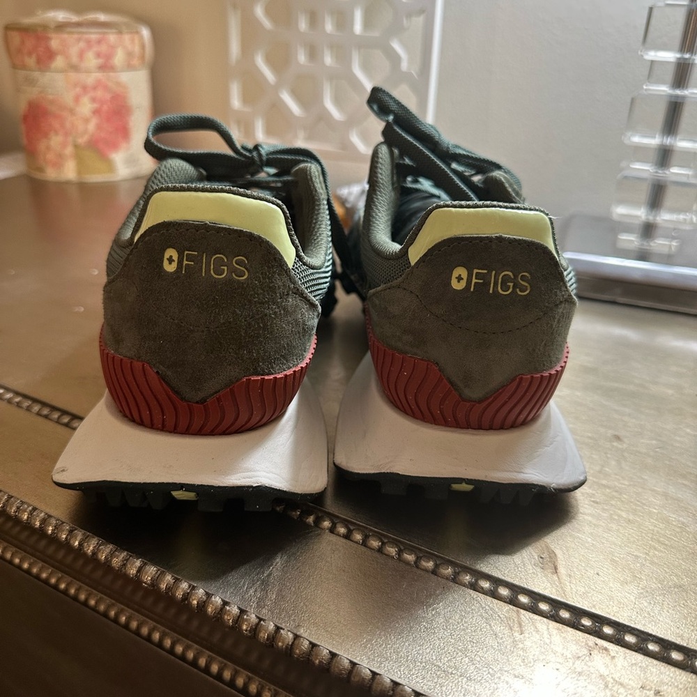NEW BALANCE FIGS GREEN ATHLETIC SHOE - Picture 4 of 6